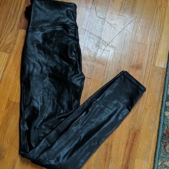 SPANX FAUX LEATHER LEGGING - Picture 6 of 6